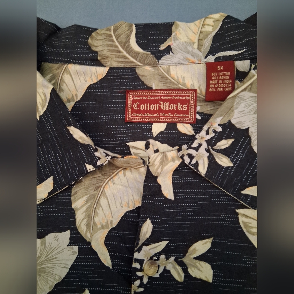 🔥 3/$40 Blue and Black Floral Casual Button Down Shirt - Picture 4 of 4